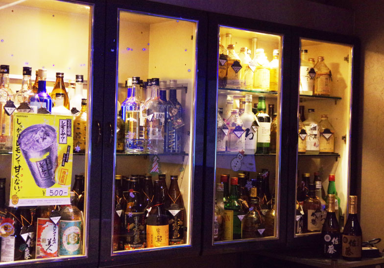 店内のキープの酒の画像
