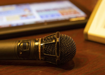 カラオケマイクの画像